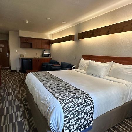 Microtel Inn And Suites By Wyndham Miami Ok Екстериор снимка