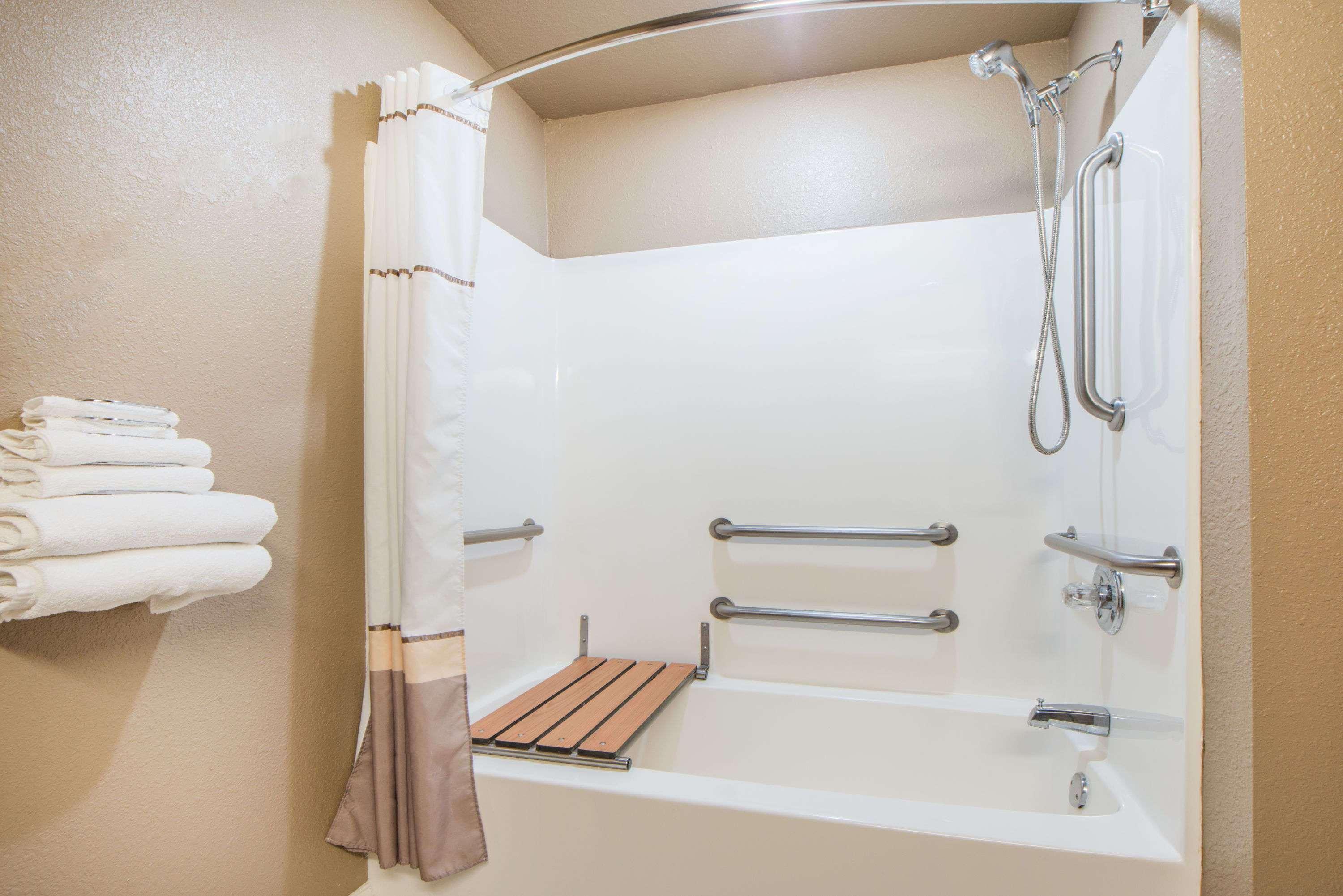 Microtel Inn And Suites By Wyndham Miami Ok Екстериор снимка