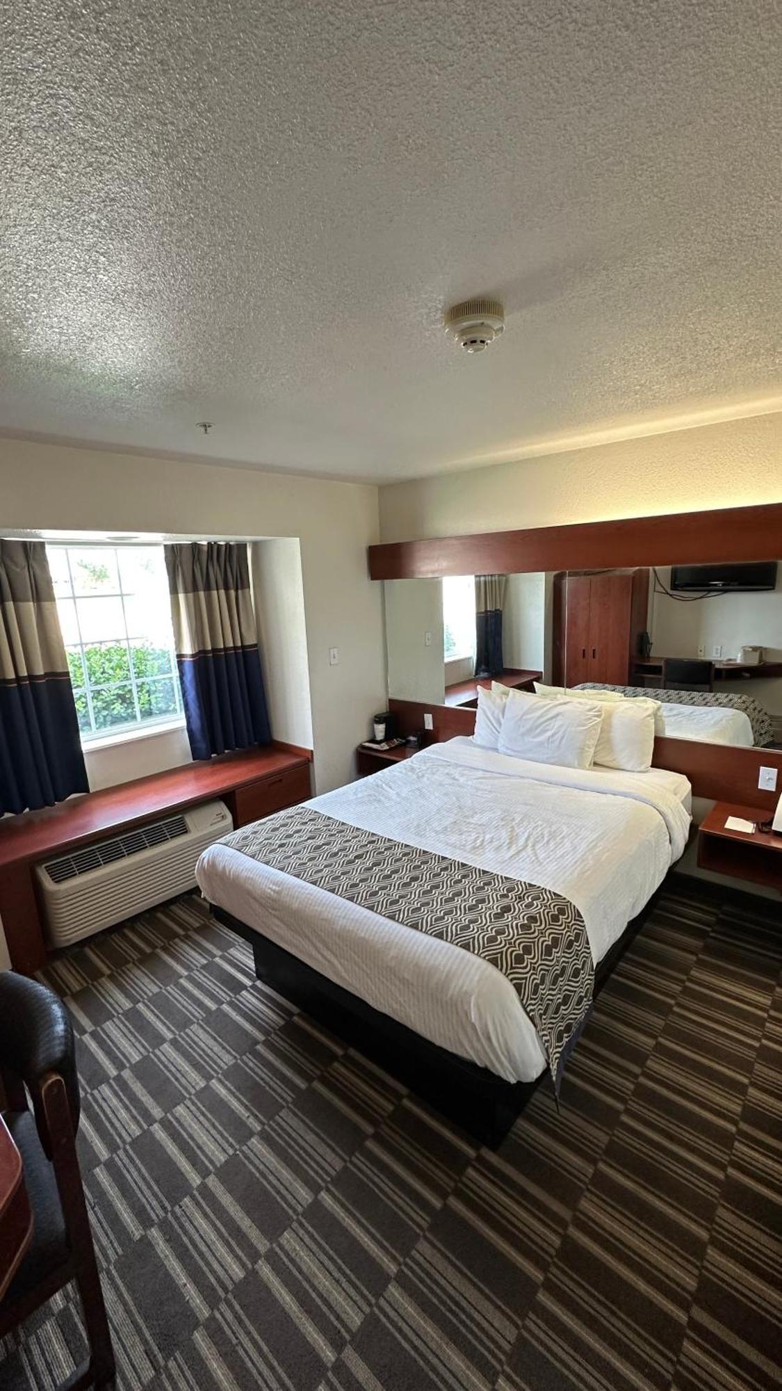 Microtel Inn And Suites By Wyndham Miami Ok Екстериор снимка
