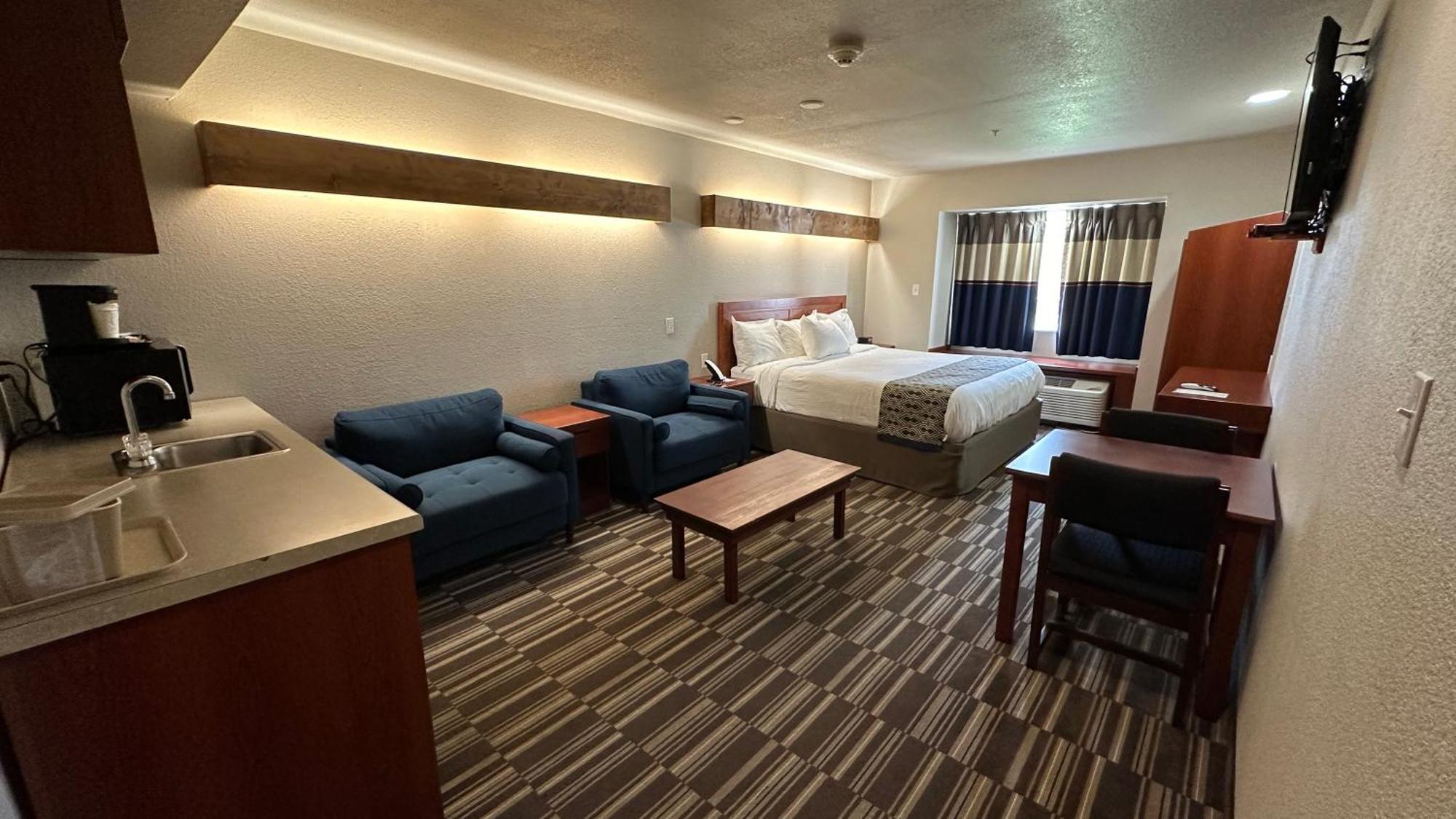 Microtel Inn And Suites By Wyndham Miami Ok Екстериор снимка