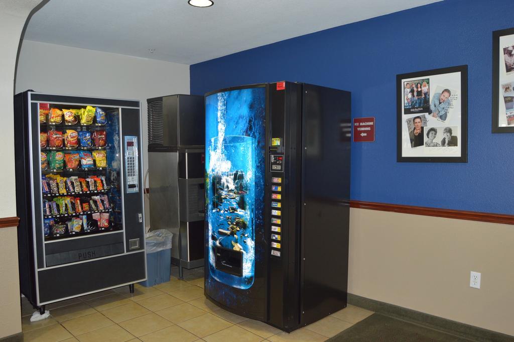Microtel Inn And Suites By Wyndham Miami Ok Екстериор снимка