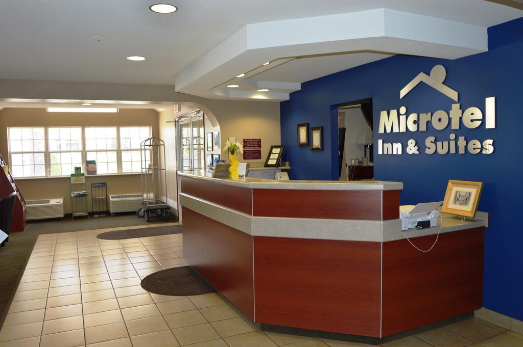 Microtel Inn And Suites By Wyndham Miami Ok Екстериор снимка